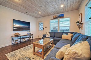 House (3 Bedrooms) | Interior - Port A Hideaway by Avantstay Private Pool (Port Aransas)