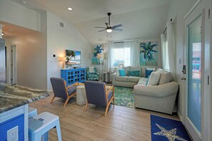 House (4 Bedrooms) | Interior - Knot A Care by Avantstay Private Pool, Game Room (Port Aransas)