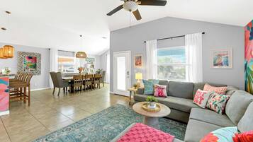 House (3 Bedrooms) | Interior