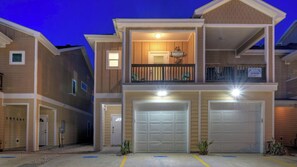 Interior - 2 Blocks to the Beach, Patio, Resort Pool w/ Slide Tranquil Tides by Avantstay (Port Aransas)