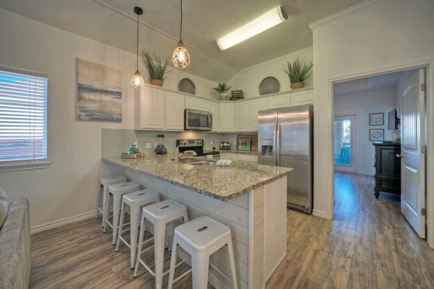 House (5 Bedrooms) | Interior