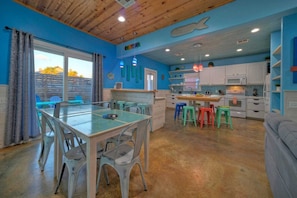 Interior - Private Yard, Shared Pool Near the Beach Bluetique Hotel by Avantstay (Port Aransas)