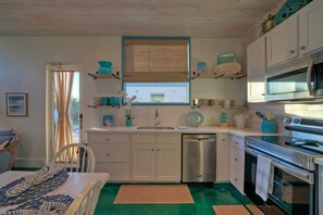 House (4 Bedrooms) | Interior - Huge Priv Rooftop w/ Ocean Glimpse View, Pool Seaside Lookout by Avantstay (Port Aransas)