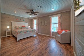 Huis (3 Bedrooms) | 3 slaapkamers, een strijkplank/strijkijzer, beddengoed