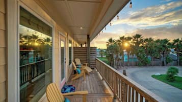 House (3 Bedrooms) | Front of property