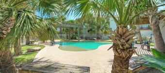 โรงแรม สระว่ายน้ำ, เดินไปยัง Old Town + ร้านอาหาร, ชีวิตกลางคืน, ช้อปปิ้ง Rock N Reel บาย Avantstay