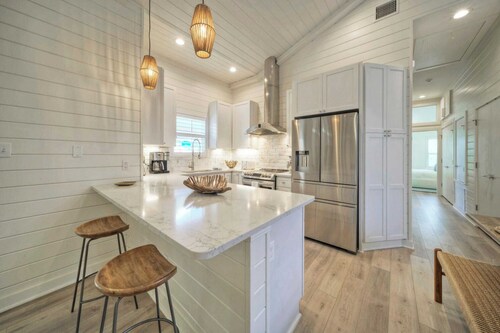Pool, Playground, Patio Living, Family-friendly Clamshell Cottage by Avantstay