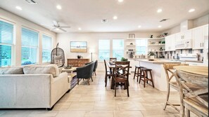 Interior - Newly Built, Pool, Walk to Old Town Eats+marina Shorely Goodness by Avantstay (Port Aransas)