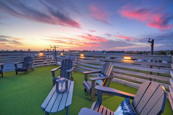 House (4 Bedrooms) | Interior - Stella Maris by Avantstay Rooftop View + Pool (Port Aransas)