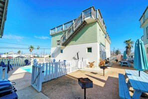 House (4 Bedrooms) | Interior - Stella Maris by Avantstay Rooftop View + Pool (Port Aransas)
