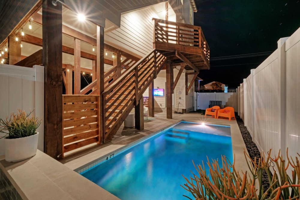 Seas The Bay by Avantstay In-town Private Pool - Port Aransas, TX