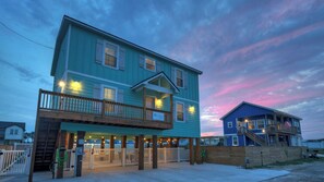 Interior - Tequila Tides by AvantStay | Free Golf Cart • Private Pool | Close to Beach + Eateries (Port Aransas)