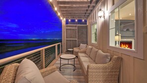 Interior - Waterfront View of Nature Preserve + Birdwatching Sunset Hideaway by Avantstay (Port Aransas)