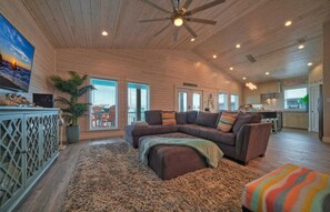 House (4 Bedrooms) | Interior - Bourbon Breeze Avantstay Private "lagoon" Pool (Port Aransas)