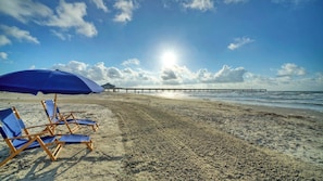 Interior - Reel Life Dreams by Avantstay Pool + Near Beach! (Port Aransas)