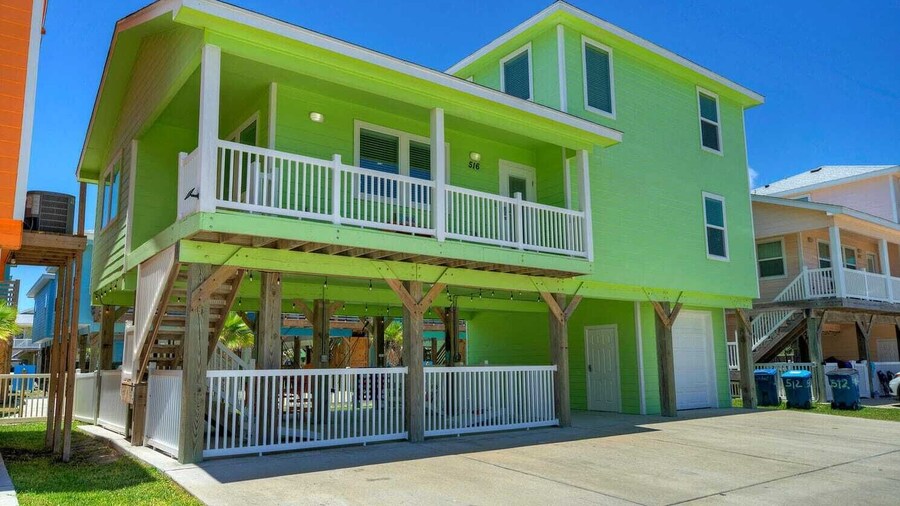 Reel Life Dreams by Avantstay Pool + Near Beach!