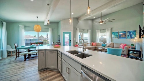 Private Pool + Patio, Walk to Beach Outdoor Oasis Wave On Wave by Avantstay