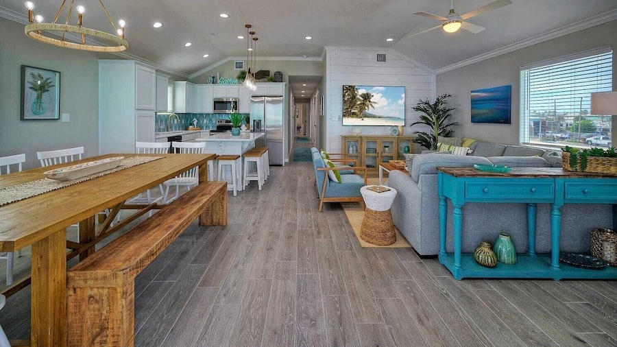 Once Upon A Tide by Avantstay Private Pool