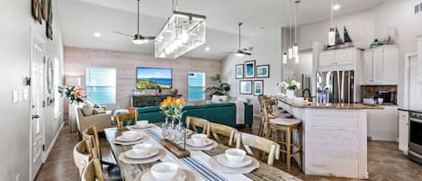 House (4 Bedrooms) | Interior