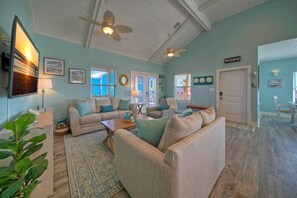 House (3 Bedrooms) | Interior - Private Pool, Game Room Golf Cart Zone, Boat Parking Beacharita by Avantstay (Port Aransas)