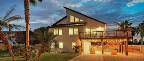 House (6 Bedrooms) | Interior