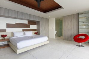 3 bedrooms, in-room safe, desk, iron/ironing board