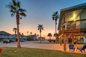 House (3 Bedrooms) | Interior - Private Pool, Large Yard, Game Room, Balcony South By Sunkissed by Avantstay (Port Aransas)