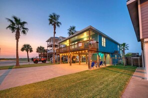 House (3 Bedrooms) | Interior - Private Pool, Large Yard, Game Room, Balcony South By Sunkissed by Avantstay (Port Aransas)