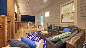 Interior - Whatabeach by Avantstay Private Pool, Cabana Bar (Port Aransas)