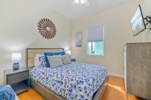 Apartment (3 Bedrooms) | Interior - Shared Pool & Playground 2blocks to Town/eateries Pirate's Lair by Avantstay (Port Aransas)