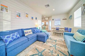 House (3 Bedrooms) | Interior - Dapper Dolphin by Avantstay Pool, Game Room (Port Aransas)