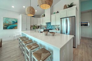 Interior - Free Heated Pool! Golf Cart Zone Sea La Vie by Avantstay (Port Aransas)