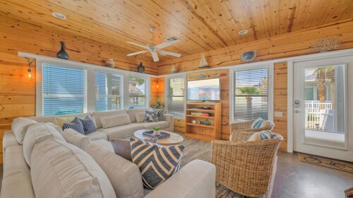 Gated Community w/ Pool 5mins to Beach Latitude Adjustment by Avantstay