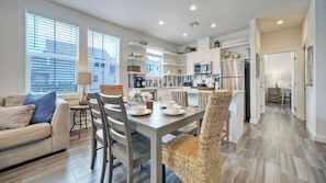 Interior - Pool 1 Block to Alister + Old Town + Eateries Bluegrass Breeze by Avantstay (Port Aransas)