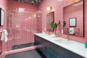 House (3 Bedrooms) | Interior - Modern Design, 3 Mins to the Beach Boat Parking The Beach Box by Avantstay (Port Aransas)