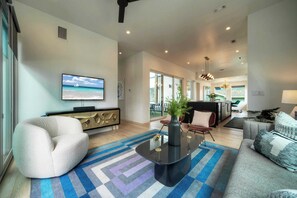 Front of property - Modern Design, 3 Mins to the Beach Boat Parking The Beach Box by Avantstay (Port Aransas)