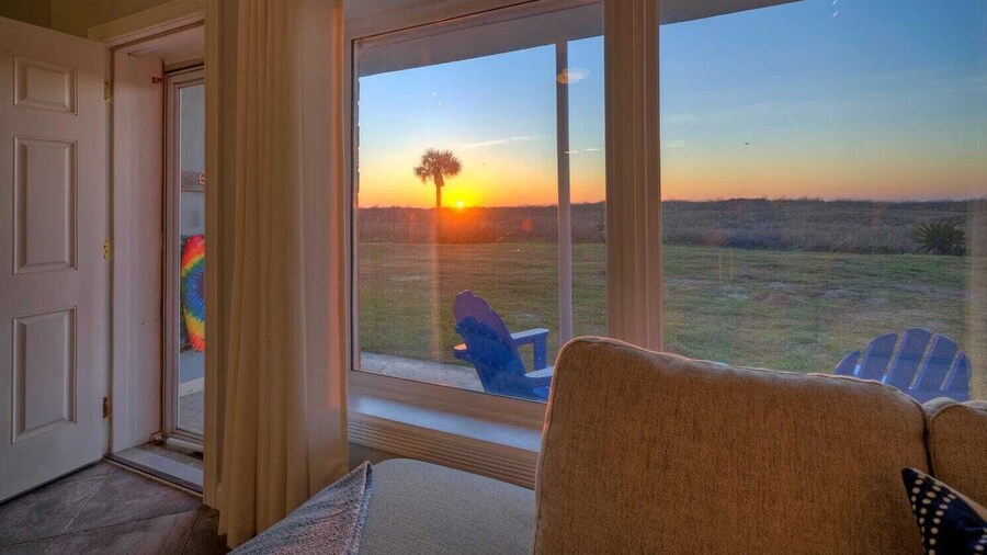 Beachfront, Patio w/ Dune View, 2 Pools, Pickleball Cravin Waves by Avantstay