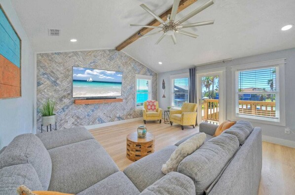 House (3 Bedrooms) | Interior - Barefoot & Salty by Avantstay Private Pool (Port Aransas)