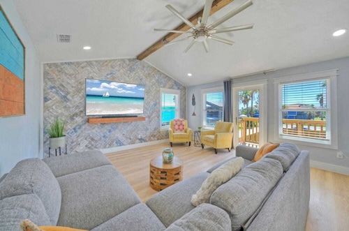 Barefoot & Salty by Avantstay Private Pool