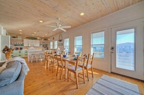 Talo (4 Bedrooms) | Sisätilat