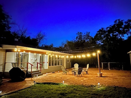 テラス / パティオ. Spacious 2 Master Suites On Live Oak Street
