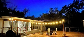 Spacious 2 Master Suites On Live Oak Street