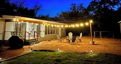 Spacious 2 Master Suites On Live Oak Street