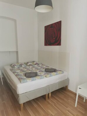 1 bedroom, desk, iron/ironing board, WiFi