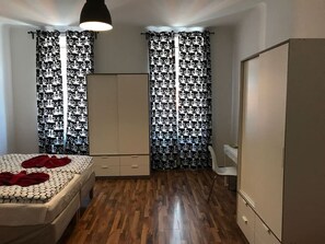 2 bedrooms, desk, iron/ironing board, WiFi