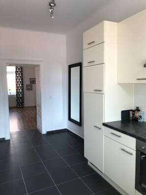 Interior - 2 Bedroom Apart with Balcony in Reindorf (Vienna)