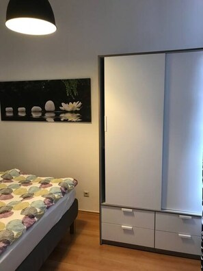 1 bedroom, desk, iron/ironing board, WiFi