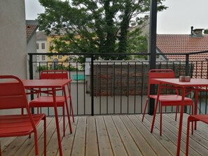 屋外ダイニングエリア