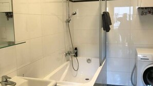 Uklassifisert bilde, 3 av 12, knapp