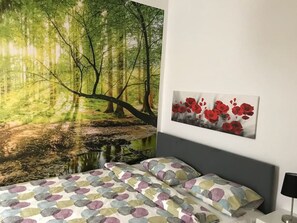 2 bedrooms, desk, iron/ironing board, WiFi